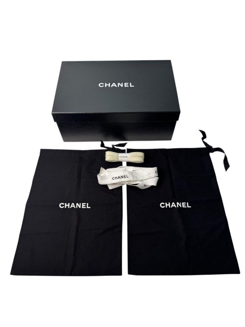 Chanel CC Logo Leather Sneakers - Picture 10 of 13